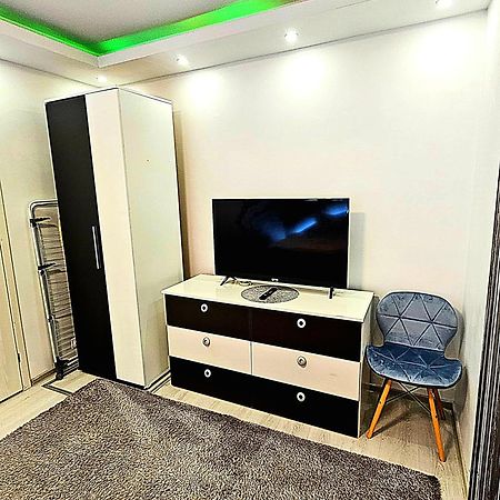 Luxury Paul apartment green, private&accessible Brașov Exterior foto